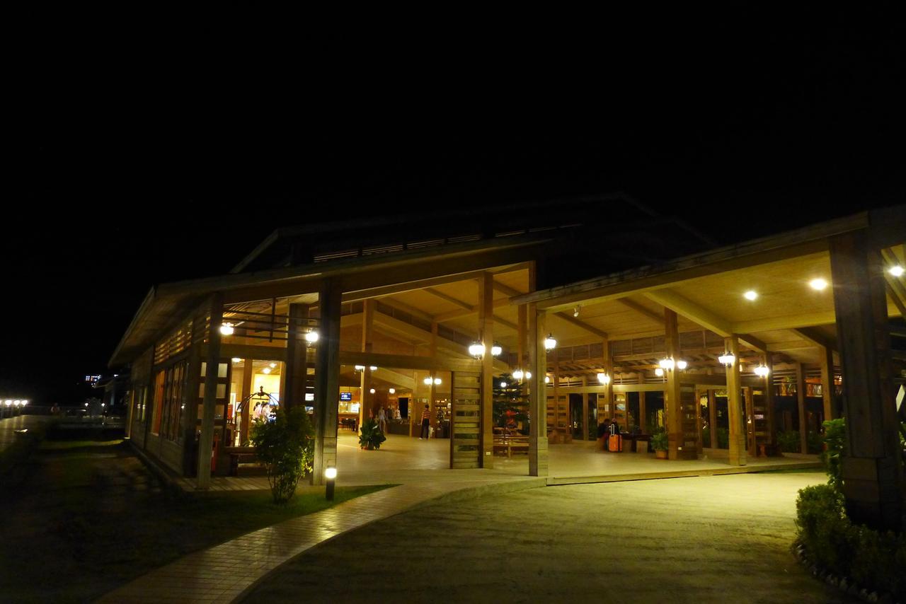 Island Paradise Resort Club Корор Екстериор снимка